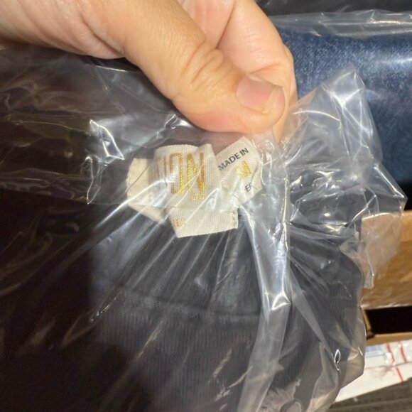 Nation LTD black sweatshirt‎ with puff sleeves size medium - Picture 3 of 6